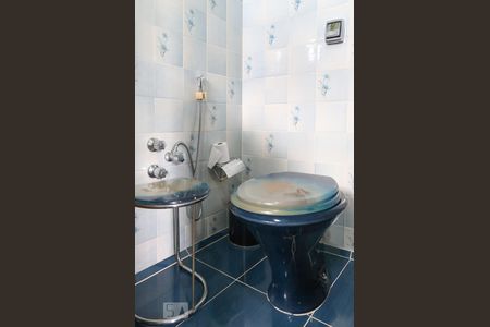 Casa à venda com 323m², 6 quartos e 3 vagas Casa à venda com 323m², 6 quartos e 3 vagasBanheiro da suíte