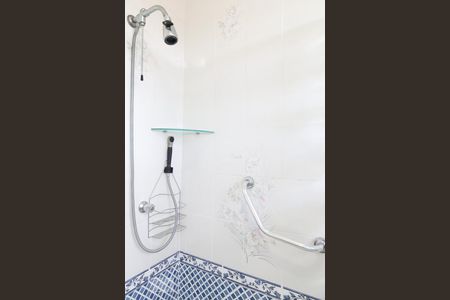 Casa à venda com 323m², 6 quartos e 3 vagas Casa à venda com 323m², 6 quartos e 3 vagasBanheiro da suíte 1