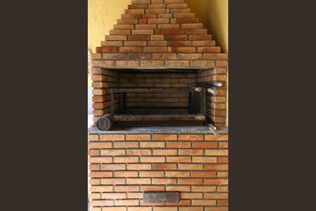 Casa à venda com 323m², 6 quartos e 3 vagas Casa à venda com 323m², 6 quartos e 3 vagasChurrasqueira