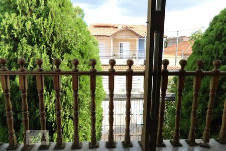 Casa à venda com 323m², 6 quartos e 3 vagas Casa à venda com 323m², 6 quartos e 3 vagasVaranda