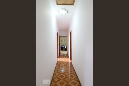 Casa à venda com 323m², 6 quartos e 3 vagas Casa à venda com 323m², 6 quartos e 3 vagasCorredor