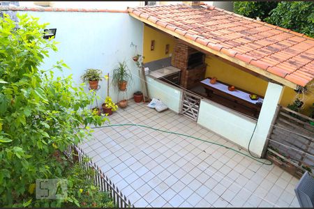 Casa à venda com 323m², 6 quartos e 3 vagas Casa à venda com 323m², 6 quartos e 3 vagasVista da varanda