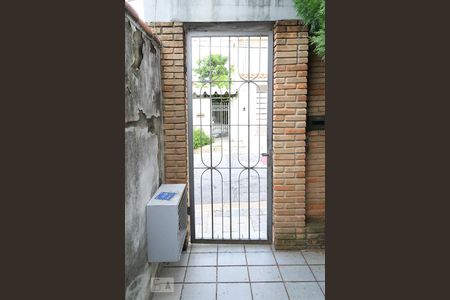 Casa à venda com 323m², 6 quartos e 3 vagas Casa à venda com 323m², 6 quartos e 3 vagasEntrada