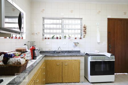 Casa à venda com 323m², 6 quartos e 3 vagas Casa à venda com 323m², 6 quartos e 3 vagasCozinha