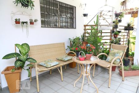 Casa à venda com 323m², 6 quartos e 3 vagas Casa à venda com 323m², 6 quartos e 3 vagasQuintal