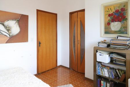 Casa à venda com 323m², 6 quartos e 3 vagas Casa à venda com 323m², 6 quartos e 3 vagasSuíte 1