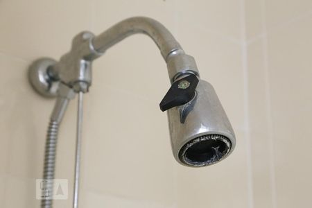 Casa à venda com 323m², 6 quartos e 3 vagas Casa à venda com 323m², 6 quartos e 3 vagasBanheiro 2