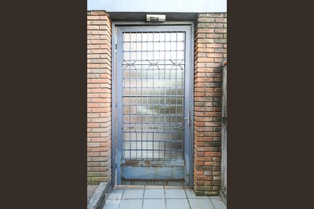 Casa à venda com 323m², 6 quartos e 3 vagas Casa à venda com 323m², 6 quartos e 3 vagasEntrada