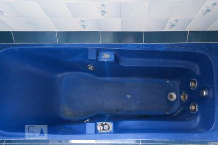 Casa à venda com 323m², 6 quartos e 3 vagas Casa à venda com 323m², 6 quartos e 3 vagasBanheiro da suíte