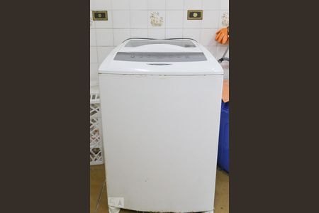 Casa à venda com 323m², 6 quartos e 3 vagas Casa à venda com 323m², 6 quartos e 3 vagasÁrea de serviço