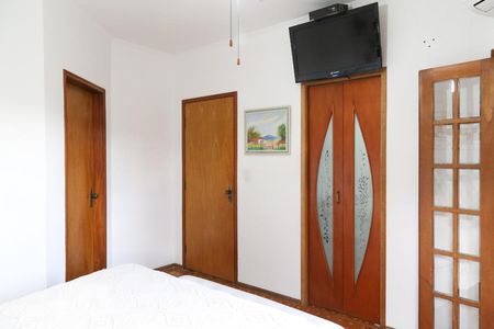 Casa à venda com 323m², 6 quartos e 3 vagas Casa à venda com 323m², 6 quartos e 3 vagasSuíte 2