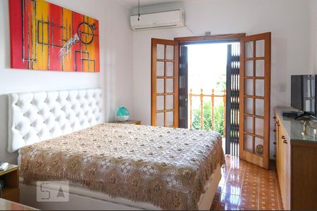 Casa à venda com 323m², 6 quartos e 3 vagas Casa à venda com 323m², 6 quartos e 3 vagasQuarto 3