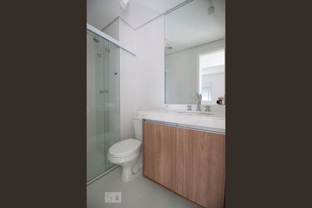 Banheiro de apartamento para alugar com 1 quarto, 39m² em Bela Vista, São Paulo