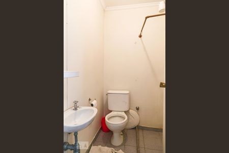 Apartamento à venda com 260m², 2 quartos e 3 vagas Apartamento à venda com 260m², 2 quartos e 3 vagasBanheiro de Serviço