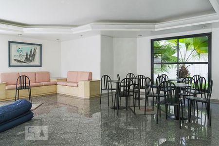 Apartamento à venda com 260m², 2 quartos e 3 vagas Apartamento à venda com 260m², 2 quartos e 3 vagasSalão de Festas