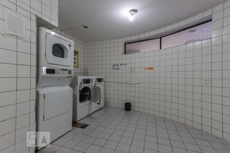 Apartamento para alugar com 78m², 1 quarto e 2 vagas Apartamento para alugar com 78m², 1 quarto e 2 vagaslavanderia
