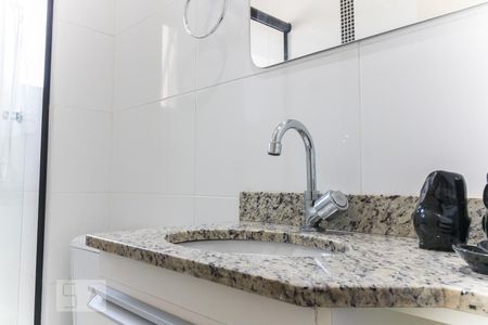 Banheiro de apartamento para alugar com 2 quartos, 58m² em Vila Valparaíso, Santo André