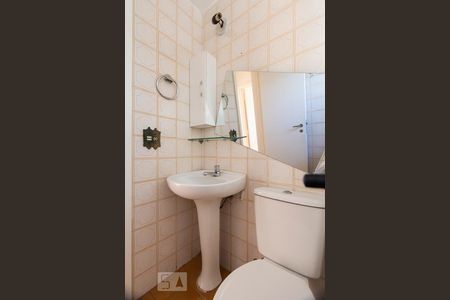 Banheiro social de apartamento para alugar com 1 quarto, 60m² em Vila Clementino, São Paulo