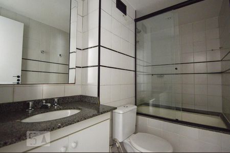 Banheiro de apartamento para alugar com 2 quartos, 50m² em Vila Buarque, São Paulo