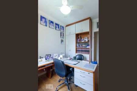 Apartamento à venda com 220m², 5 quartos e 4 vagasQuarto