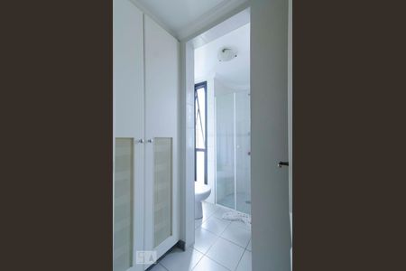 Apartamento à venda com 220m², 5 quartos e 4 vagasBanheiro Suíte 1