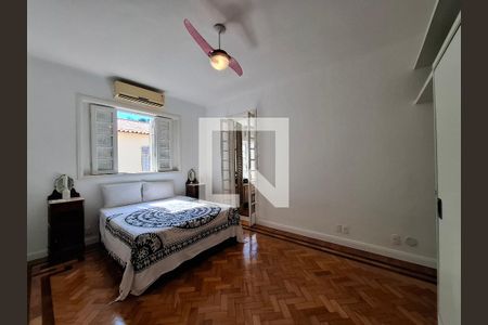 Casa à venda com 430m², 4 quartos e 2 vagas Casa à venda com 430m², 4 quartos e 2 vagasQuarto 1