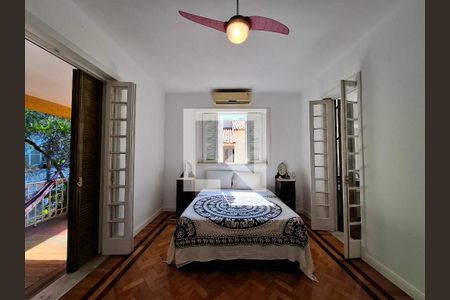 Casa à venda com 430m², 4 quartos e 2 vagas Casa à venda com 430m², 4 quartos e 2 vagasQuarto 1