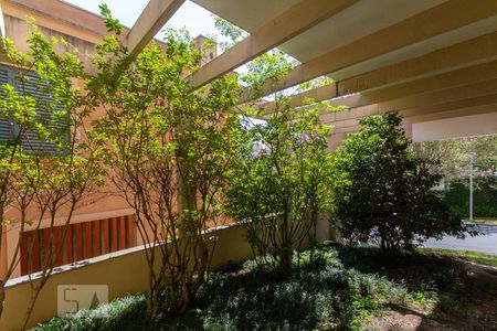 Jardim de casa de condomínio para alugar com 4 quartos, 497m² em Jardim Morumbi, São Paulo