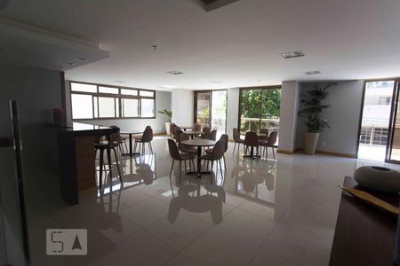 Apartamento à venda com 70m², 2 quartos e 1 vagasalão de festas