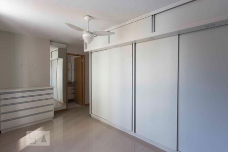 Apartamento à venda com 70m², 2 quartos e 1 vagasuíte
