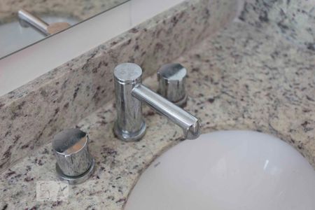 Apartamento à venda com 70m², 2 quartos e 1 vagabanheiro suíte