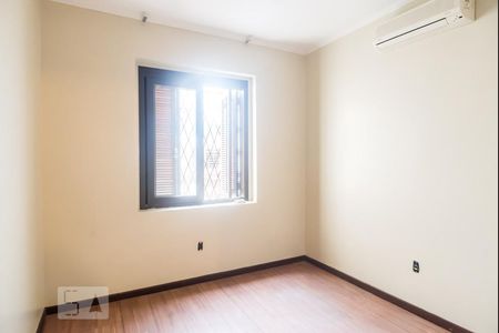 Quarto 1 de casa à venda com 3 quartos, 130m² em São Geraldo, Porto Alegre