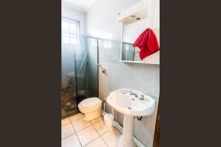 Banheiro de casa à venda com 3 quartos, 130m² em São Geraldo, Porto Alegre