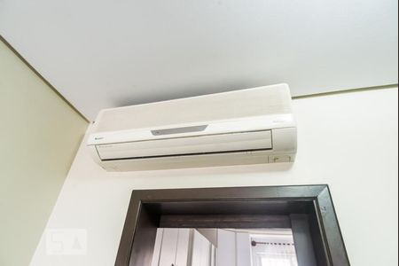 Sala de casa à venda com 3 quartos, 130m² em São Geraldo, Porto Alegre