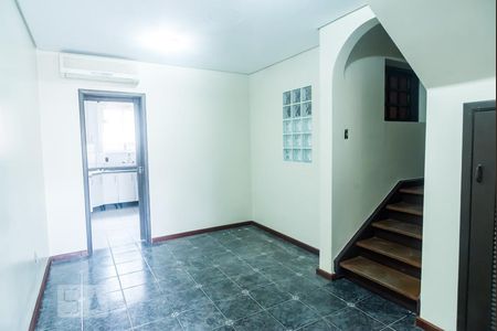 Sala de casa à venda com 3 quartos, 130m² em São Geraldo, Porto Alegre