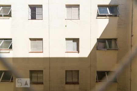 Apartamento à venda com 60m², 2 quartos e 1 vaga Apartamento à venda com 60m², 2 quartos e 1 vagaVista da janela do quarto 2