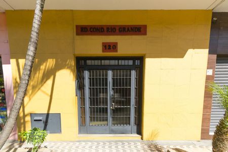 Apartamento à venda com 60m², 2 quartos e 1 vaga Apartamento à venda com 60m², 2 quartos e 1 vagaFachada