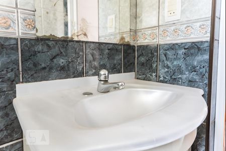 Banheiro de apartamento para alugar com 2 quartos, 51m² em Ferrazópolis, São Bernardo do Campo