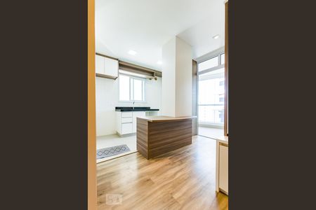 Corredor de apartamento para alugar com 1 quarto, 51m² em Cambuí, Campinas
