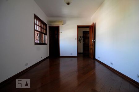 Casa para alugar com 647m², 5 quartos e 4 vagasSuíte 1
