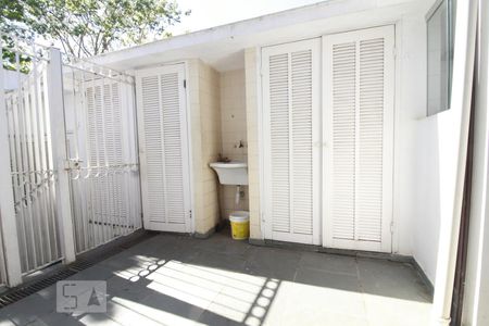 Casa para alugar com 647m², 5 quartos e 4 vagasÁrea de serviço