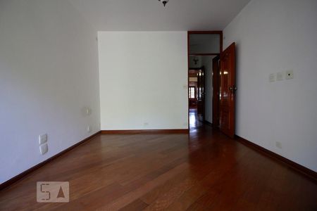Casa para alugar com 647m², 5 quartos e 4 vagasSuíte 3