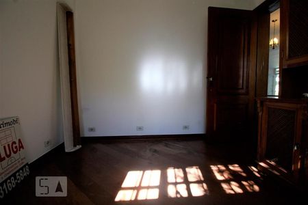 Casa para alugar com 647m², 5 quartos e 4 vagasQuarto