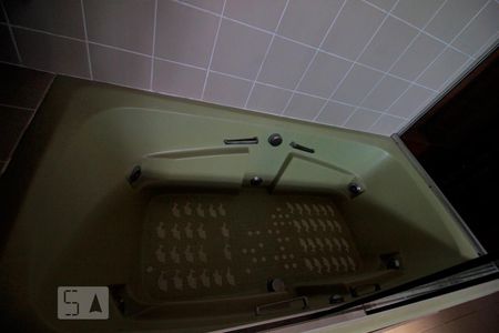 Casa para alugar com 647m², 5 quartos e 4 vagasBanheira 