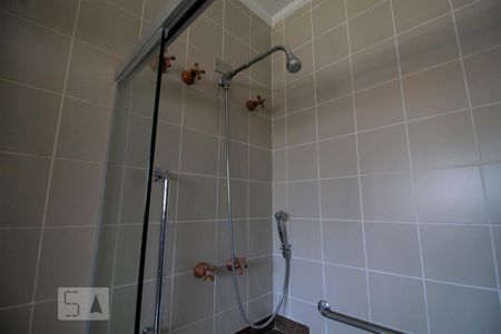 Casa para alugar com 647m², 5 quartos e 4 vagasChuveiro