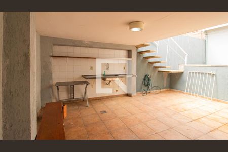Casa à venda com 120m², 2 quartos e 3 vagas Casa à venda com 120m², 2 quartos e 3 vagasGaragem