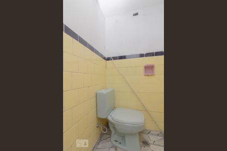 Casa à venda com 340m², 3 quartos e 2 vagas Casa à venda com 340m², 3 quartos e 2 vagasBanheiro de serviço