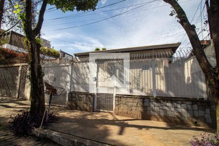 Fachada de casa à venda com 4 quartos, 500m² em Vila Cordeiro, São Paulo