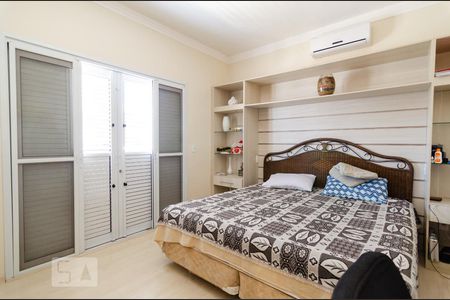 Casa à venda com 311m², 4 quartos e 5 vagasAndar superior - Suíte 1 