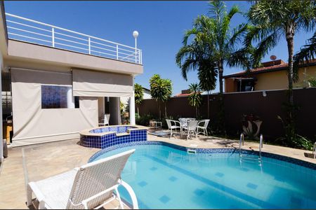 Casa à venda com 311m², 4 quartos e 5 vagasÁrea externa